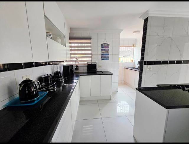 3 BEDROOM HOUSE FOR SALE IN ESTHER PARK